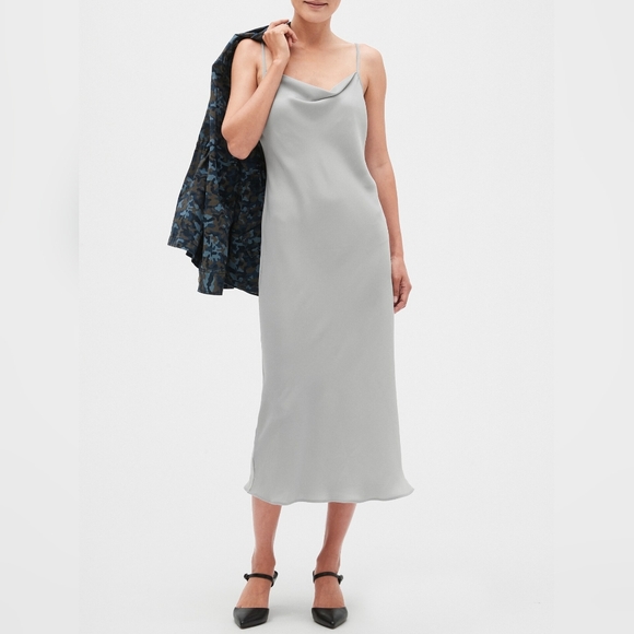 Banana Republic Dresses & Skirts - NWT Banana Republic Satin formal Midi Dress with spaghetti straps size 8.sku103